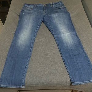 38x32 American Eagle slim jeans in medium wash with minor destroy details